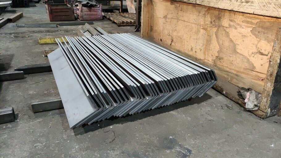 Уголок гнутый фото 1